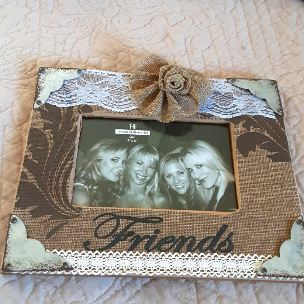 New in box 4x6" frame